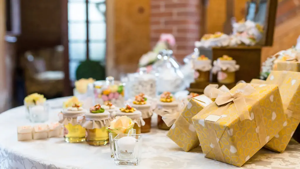 Photo of fall wedding favors ideas