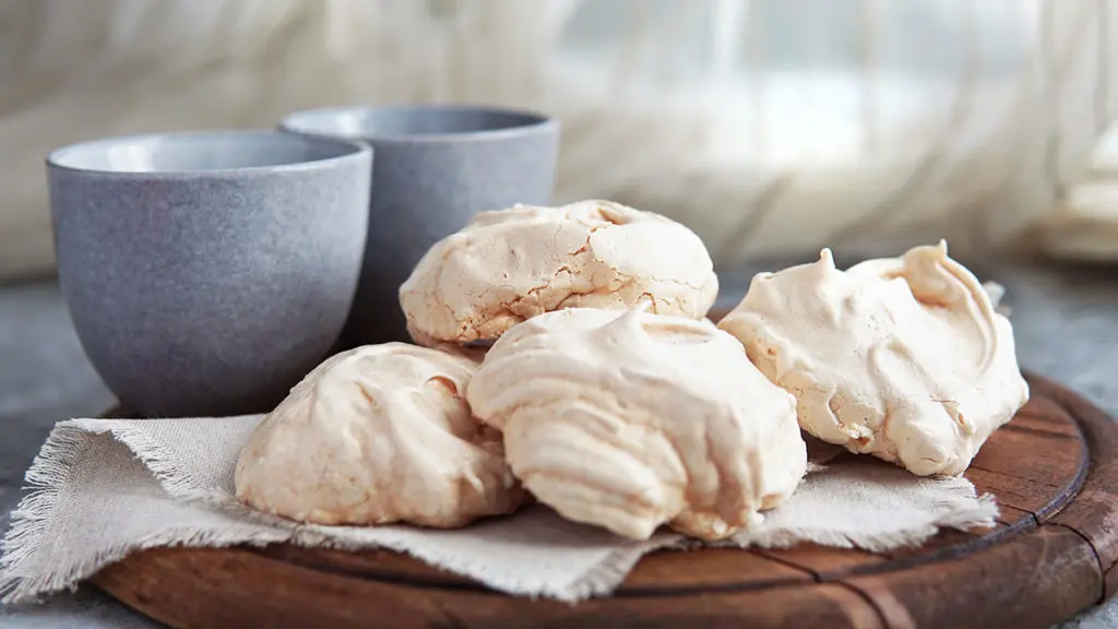 cookie types: meringue cookies