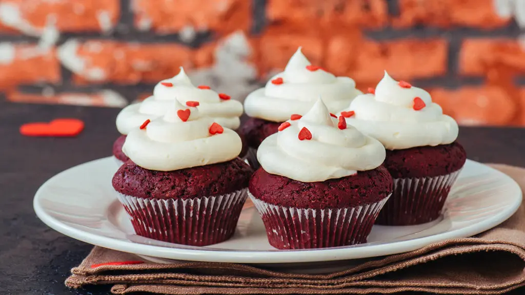 red velvet cake: cupcakes