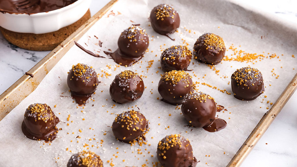 chocolate-cake-balls-recipe: tray