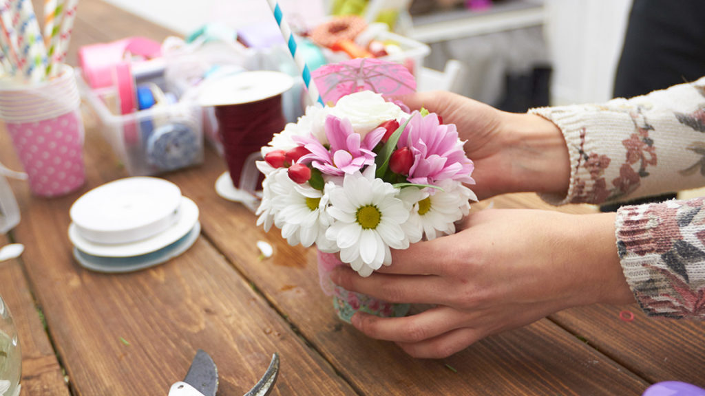 valentines-day-party-for-adults-flower-arranging