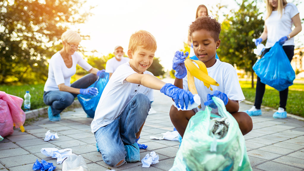 random-acts-of-kindness-day: cleaning up garbage