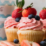 cupcake recipe: finished berries and cream cupcakes