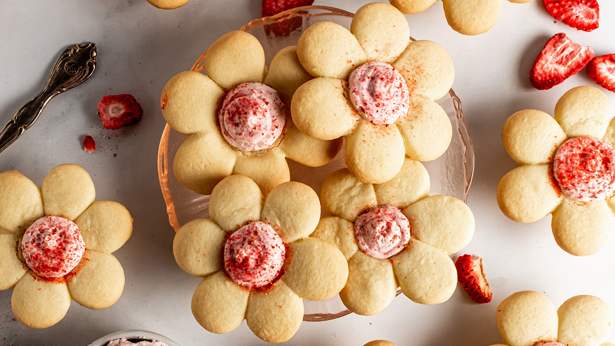 Strawberry Cheesecake Cookie Cups Recipe | Scrumptious Bites