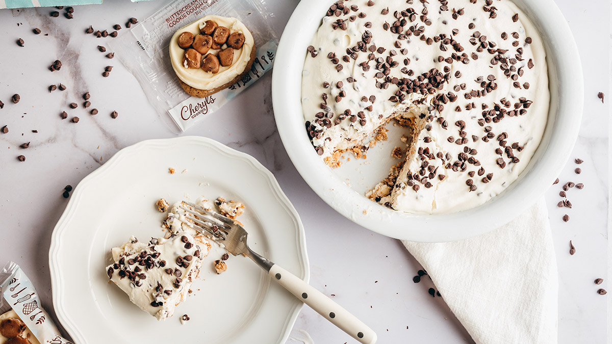 ice cream pie recipe with finished ice cream pie