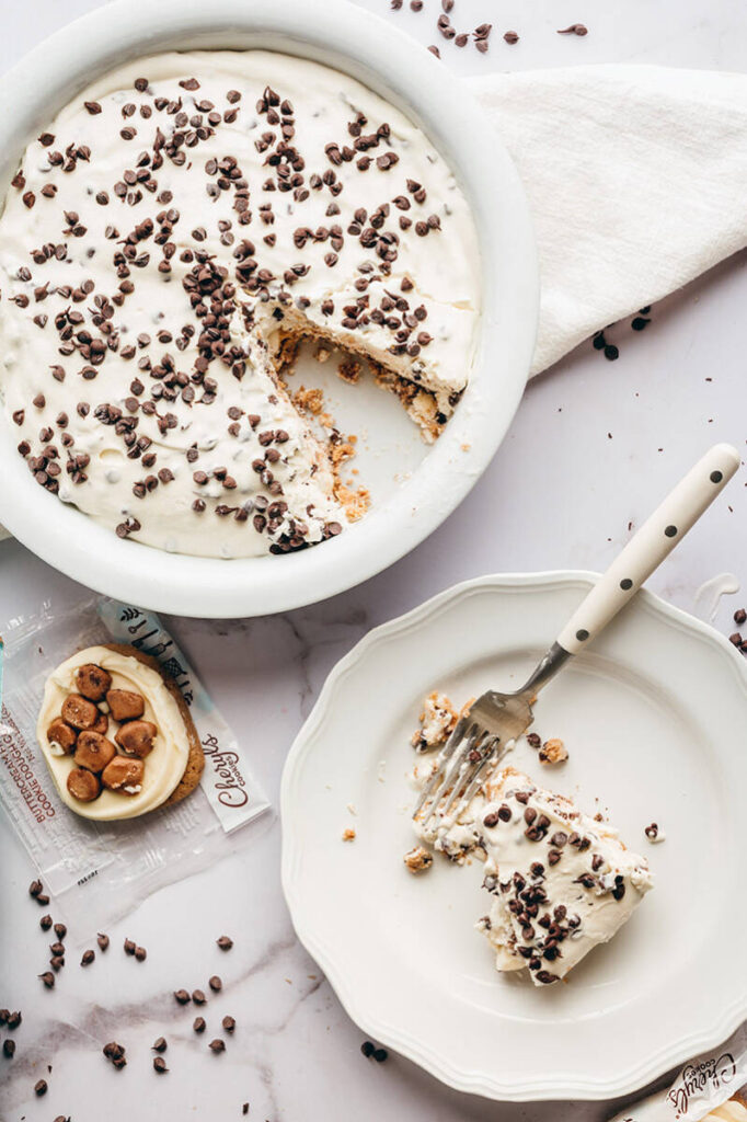 ice cream pie with slice of pie